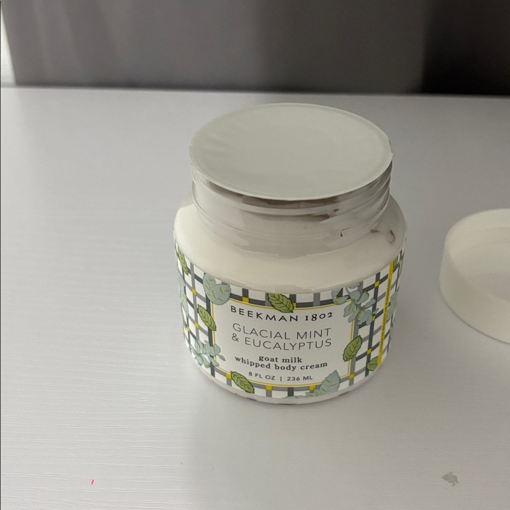 Beekman 1802 Glacial Mint & Eucalyptus Goat Milk Whipped Body Cream - Picture 3 of 3